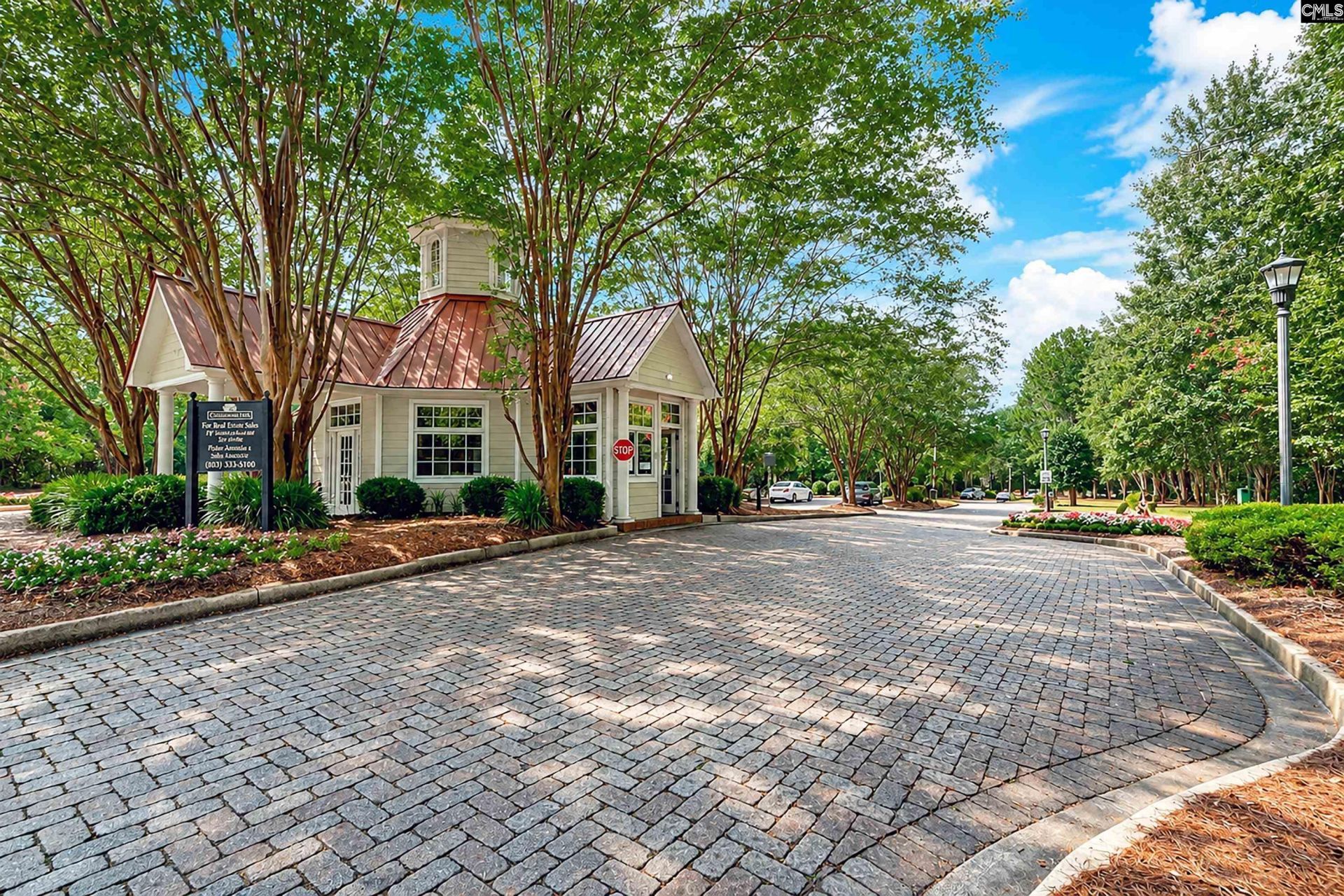 209 High Pointe Drive  Photo 38