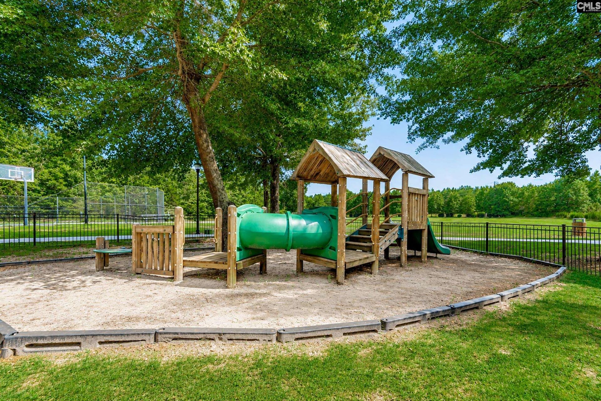 209 High Pointe Drive  Photo 41