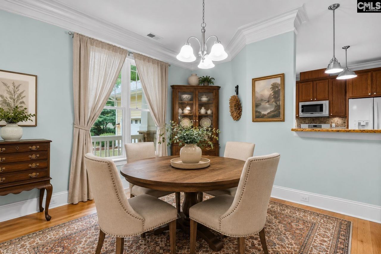 209 High Pointe Drive  Photo 6