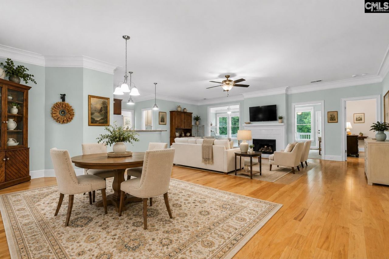 209 High Pointe Drive  Photo 7