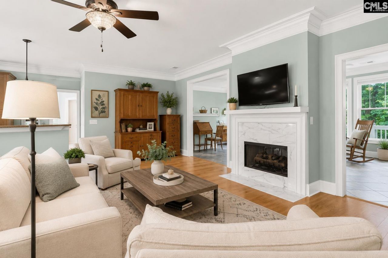 209 High Pointe Drive  Photo 8