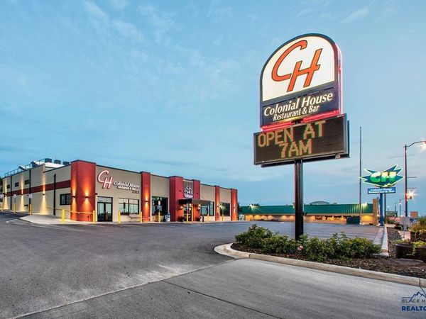 2315 MT RUSHMORE RD, Rapid City, SD 57701