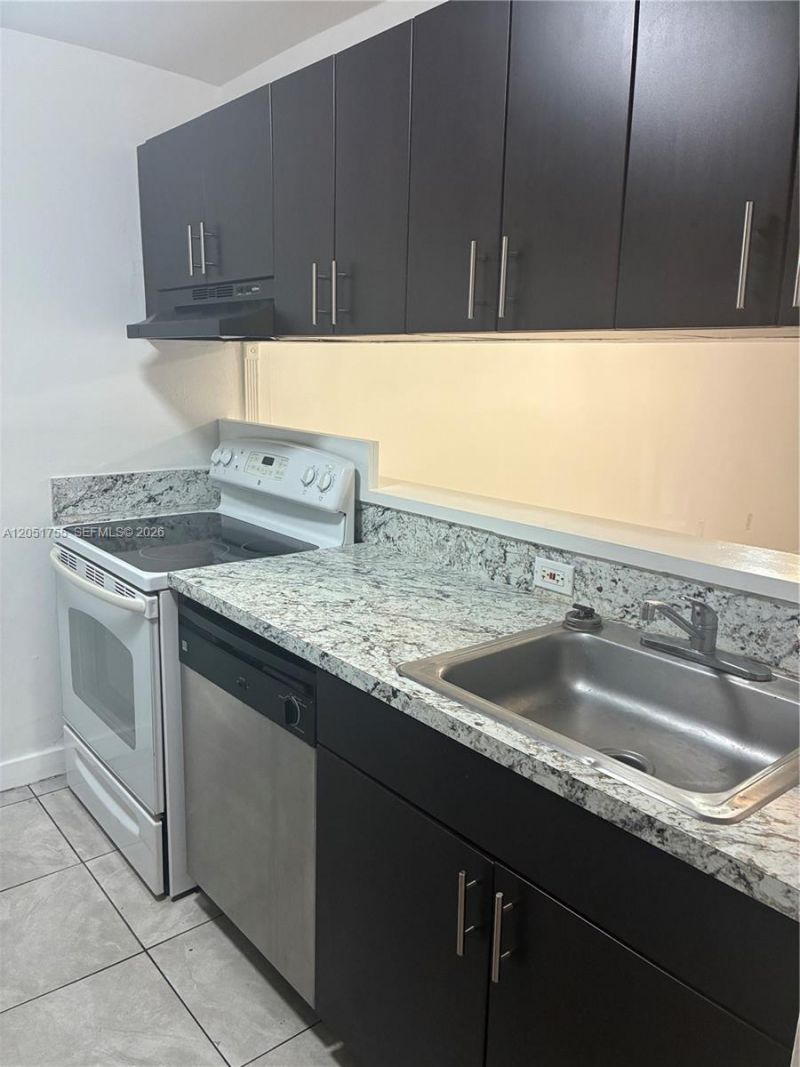 10801 SW 109th Ct , Unit D203, Miami, FL 33176 Photo