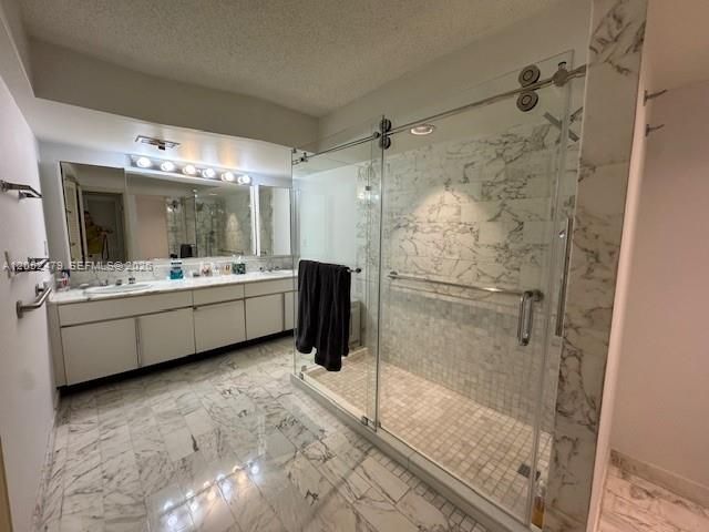 6423 Collins Ave , Unit 809, Miami Beach, FL 33141 Photo