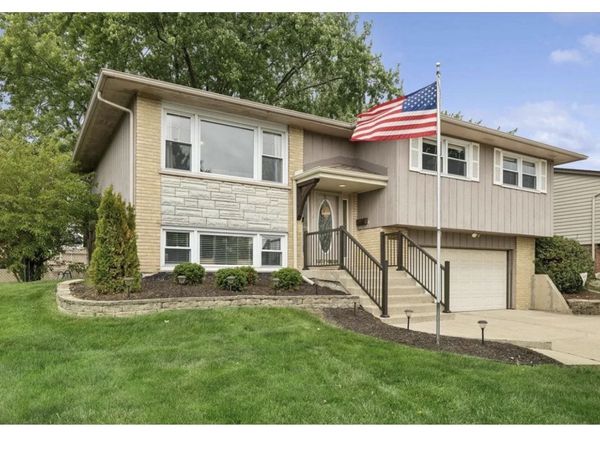 15954 Ozark Avenue, Tinley Park, IL 60477