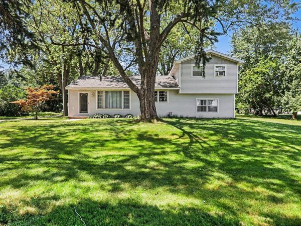 2463 Kinney Avenue NW, Grand Rapids, MI 49534