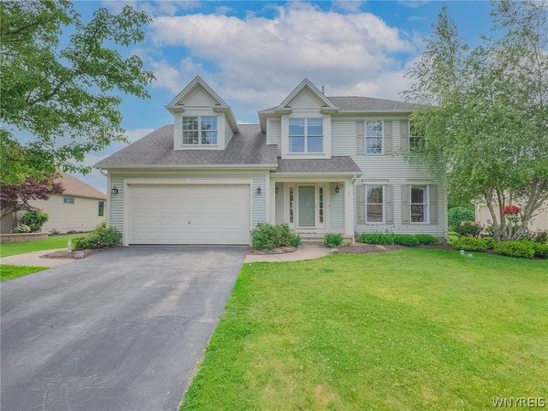 8 Sunset Creek Drive , Buffalo, NY 14224