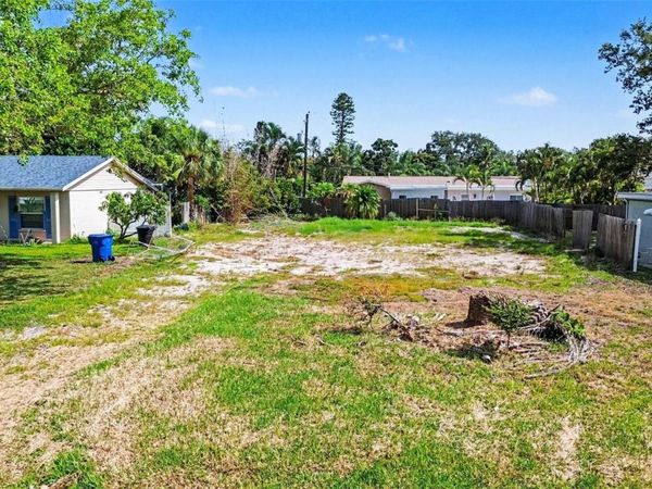 1737 COLORADO AVENUE NE, ST PETERSBURG, FL 33703