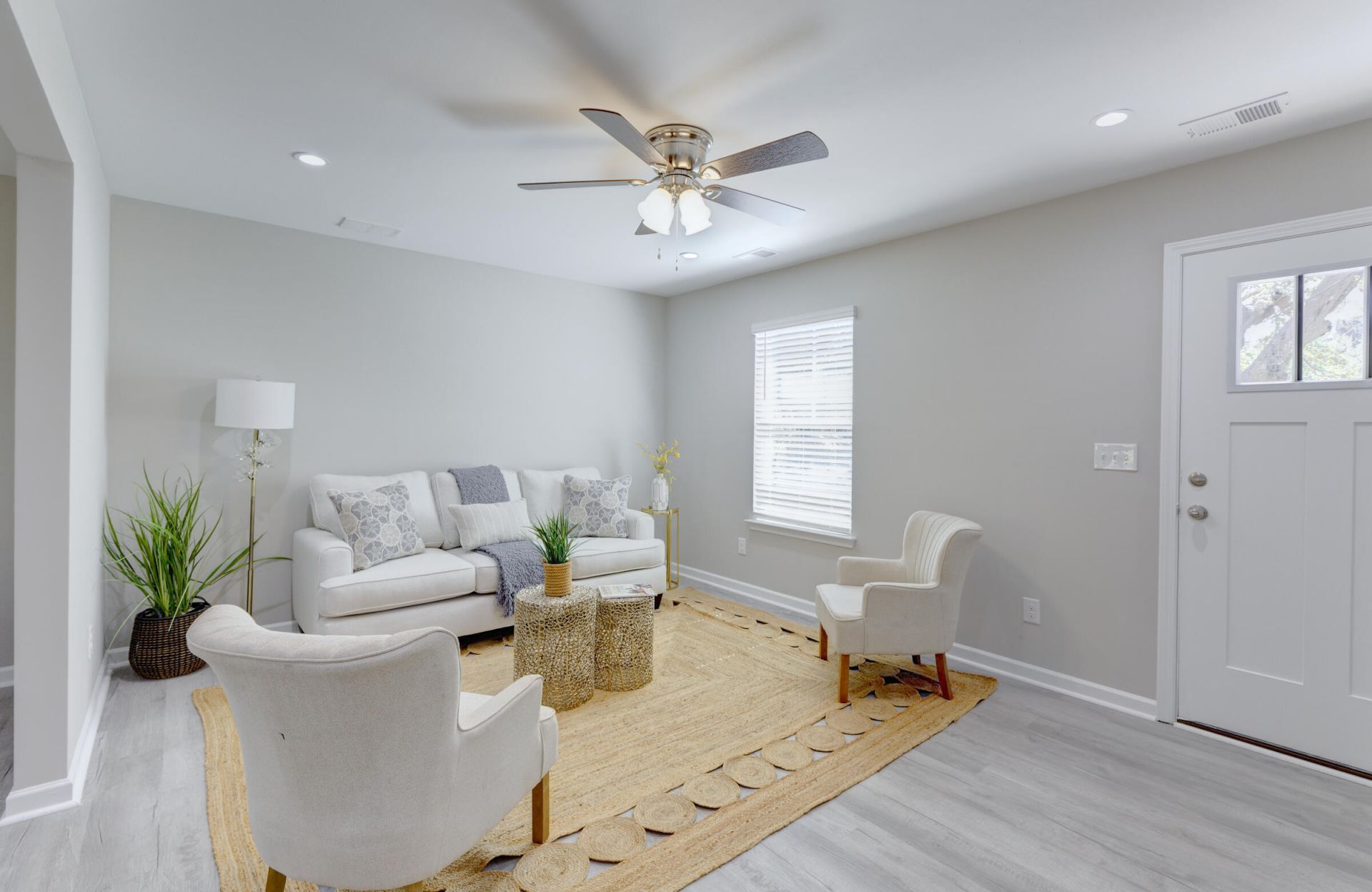 122 Thompson Street Photo 13
