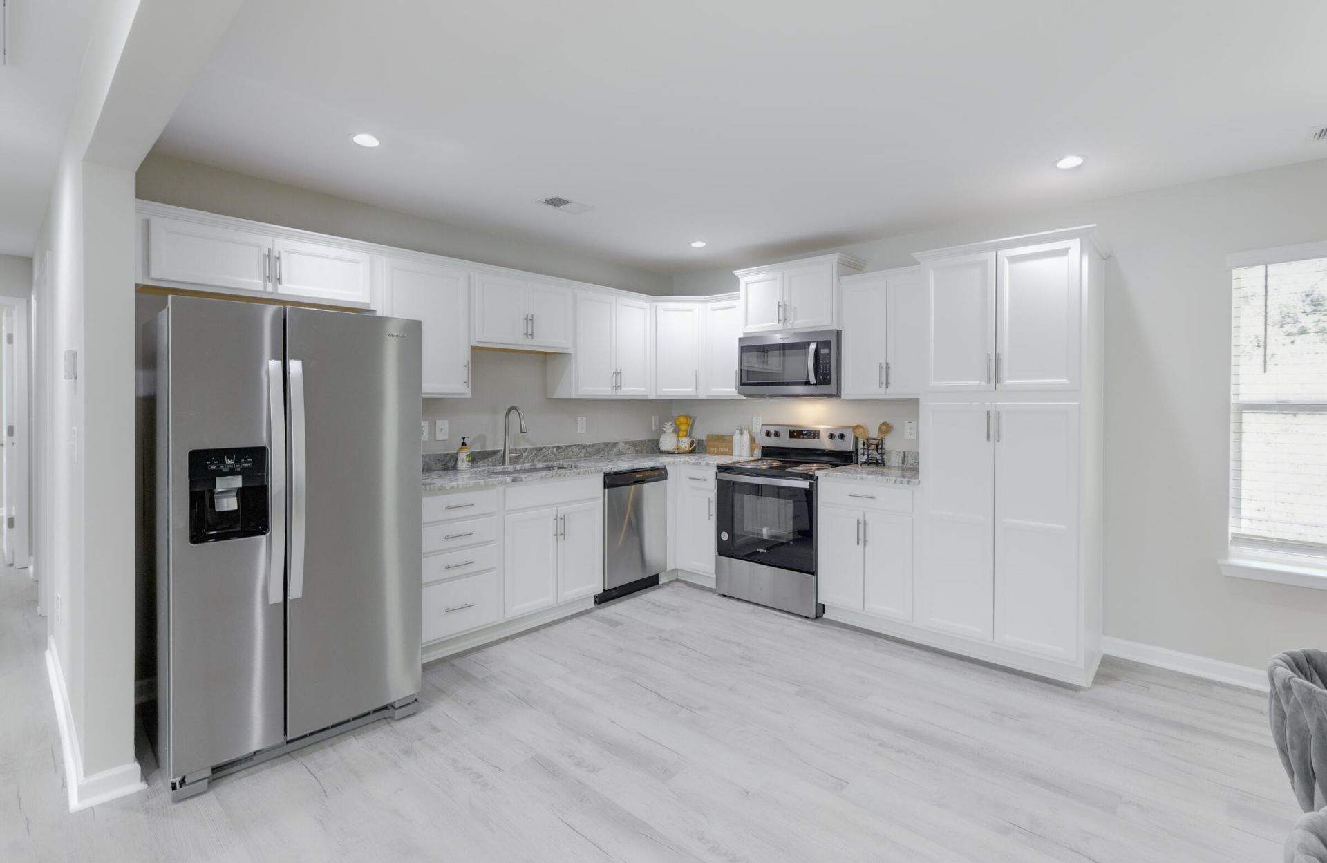122 Thompson Street Photo 17