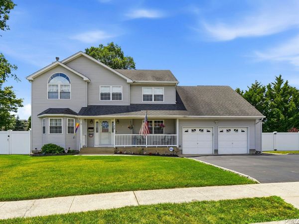35 Dennis Lane , Bethpage, NY 11714