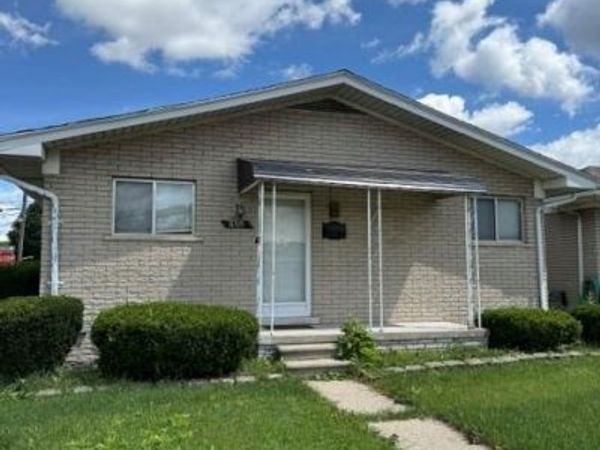 8309 Potomac, Center Line, MI 48015