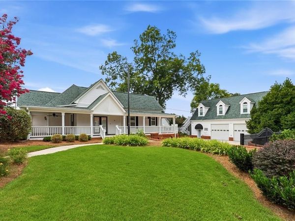 176 Confederate Avenue , Dallas, GA 30132