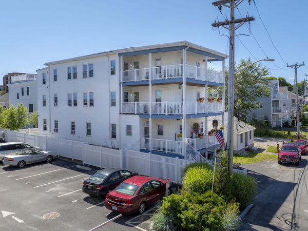 12 Park Ave, Hull, MA 02045