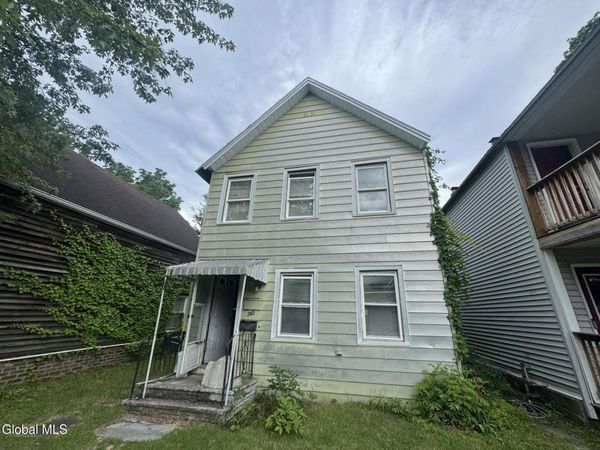 393 4th Avenue, Troy, NY 12182