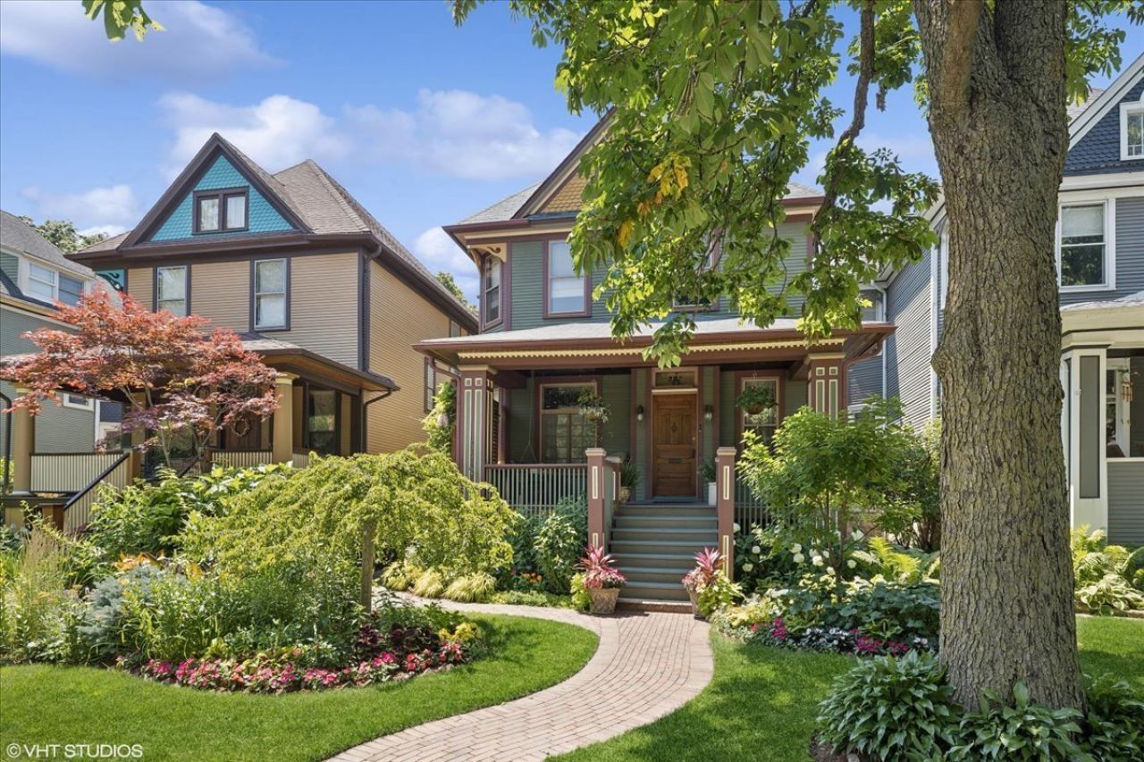 227 S Euclid Avenue, Oak Park, IL 60302