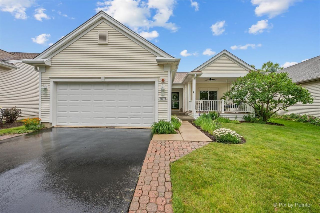 13215 Oakwood Avenue , Huntley, IL 60142