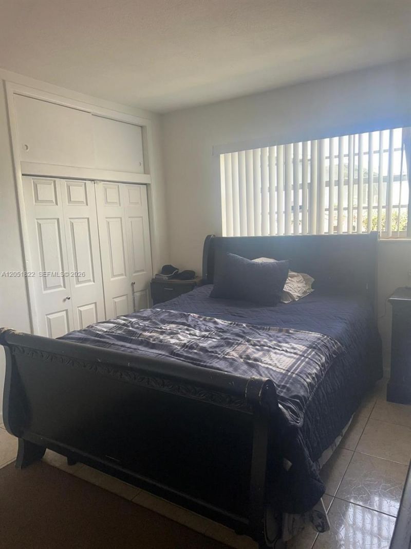 930 NW 180th Ter, Miami Gardens, FL 33169 Photo