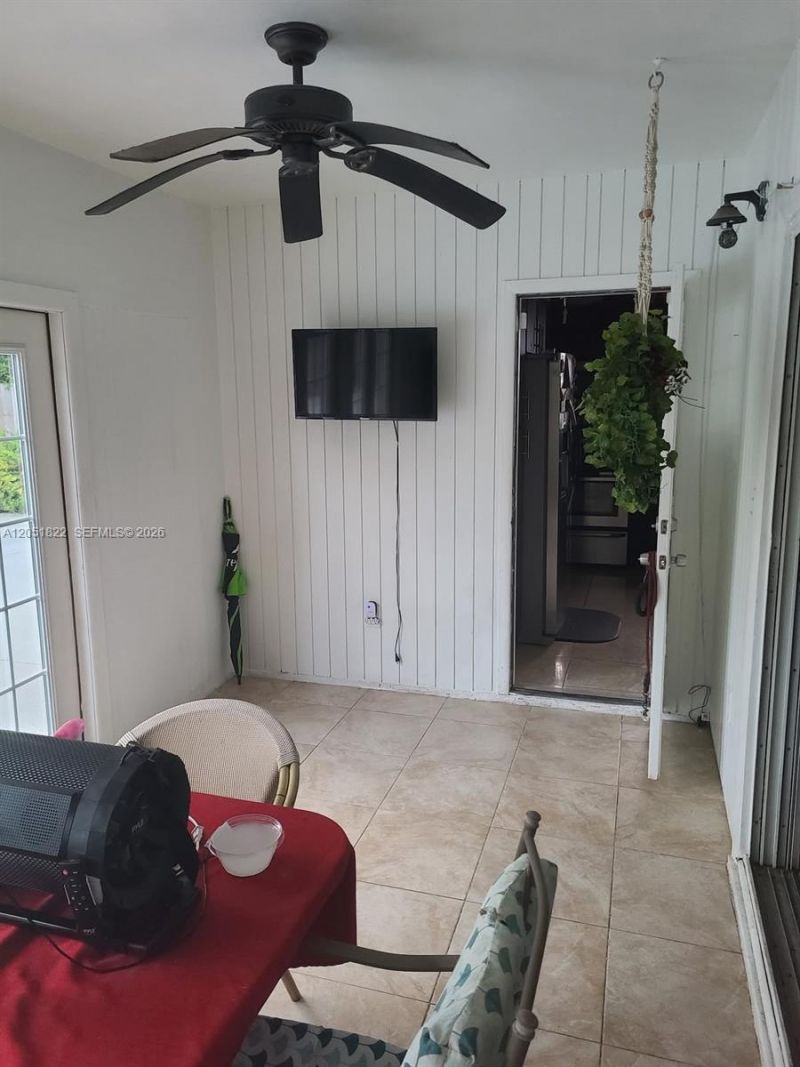 930 NW 180th Ter, Miami Gardens, FL 33169 Photo