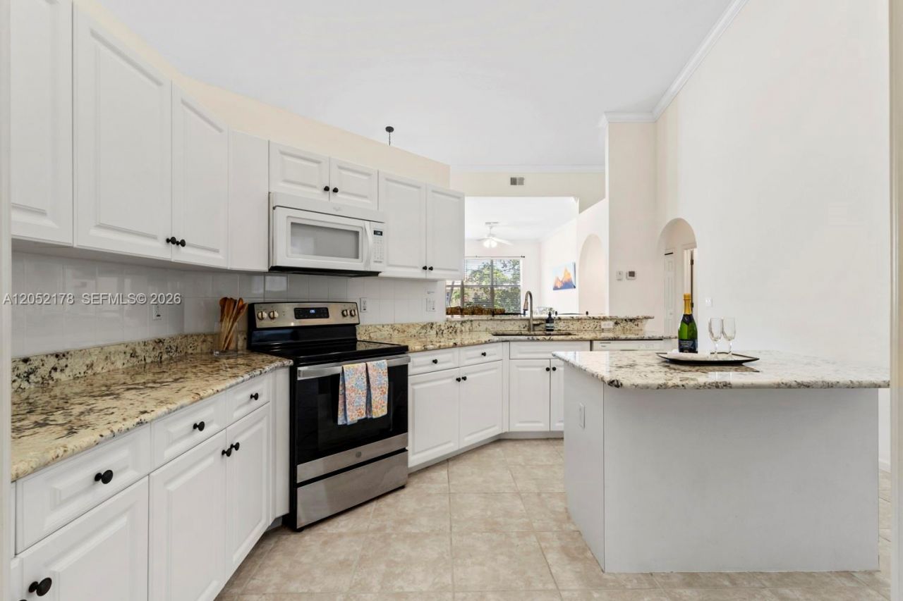 7538 Citrus Hill Ln, Naples, FL 34109 Photo