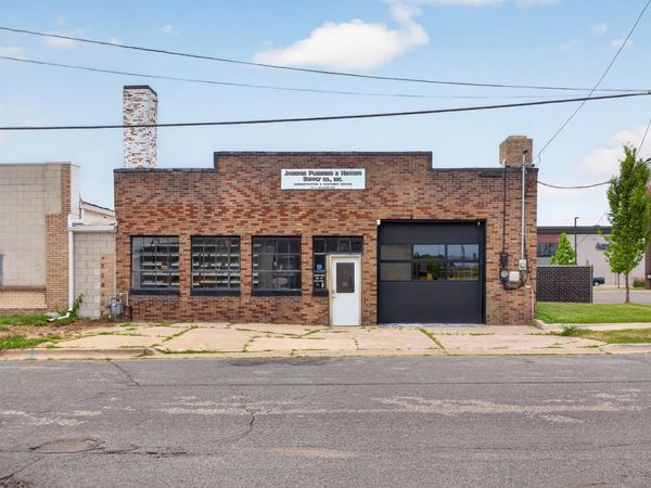 711 E Michigan Avenue, Jackson, MI 49201