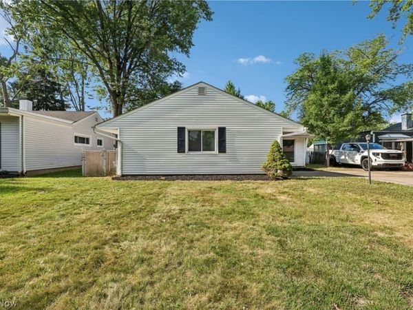 9011 Manorford Drive , Cleveland, OH 44130