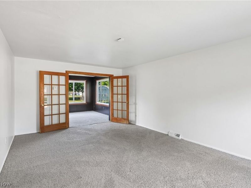 9011 Manorford Drive, Cleveland, OH 44130 Photo 12