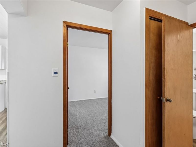 9011 Manorford Drive, Cleveland, OH 44130 Photo 17