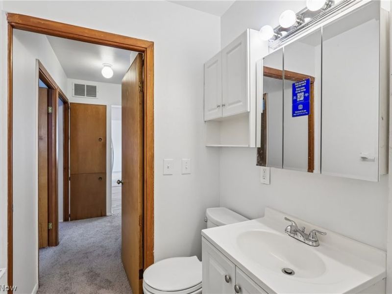 9011 Manorford Drive, Cleveland, OH 44130 Photo 18