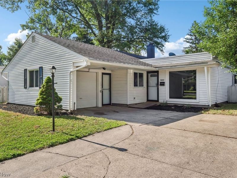 9011 Manorford Drive, Cleveland, OH 44130 Photo 22