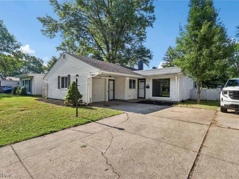 9011 Manorford Drive, Cleveland, OH 44130 Photo 23