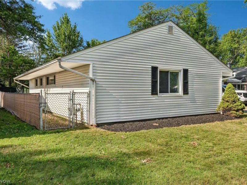 9011 Manorford Drive, Cleveland, OH 44130 Photo 25