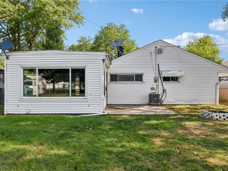 9011 Manorford Drive, Cleveland, OH 44130 Photo 29