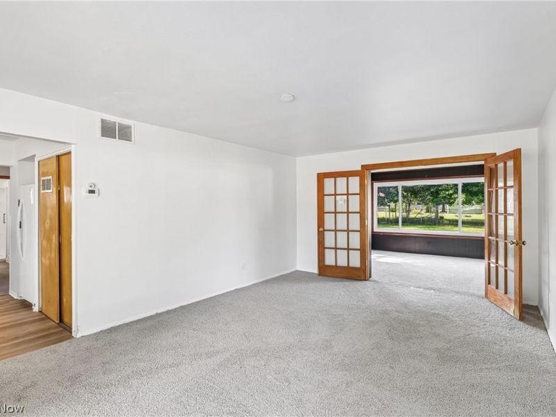 9011 Manorford Drive, Cleveland, OH 44130 Photo 3