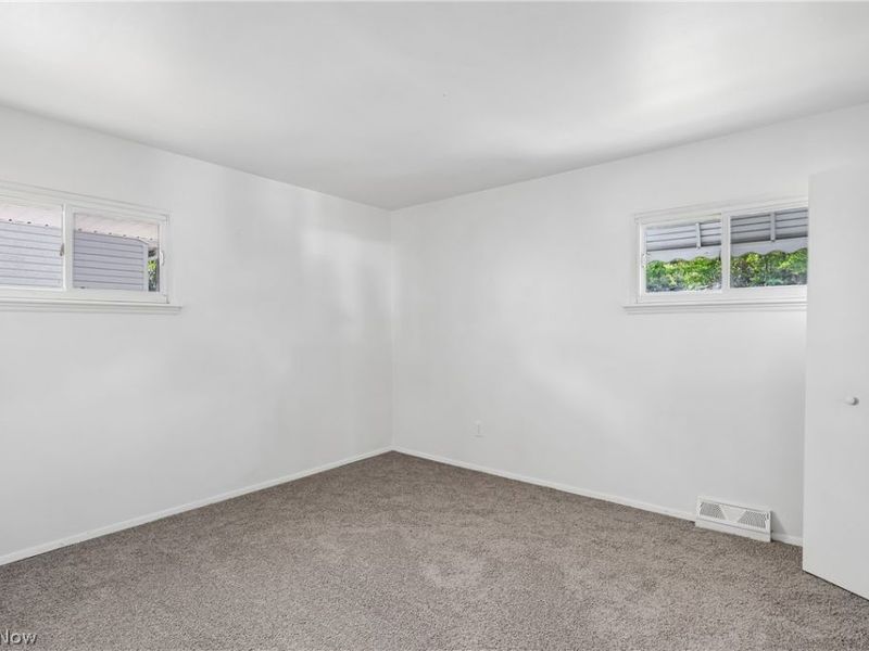 9011 Manorford Drive, Cleveland, OH 44130 Photo 4