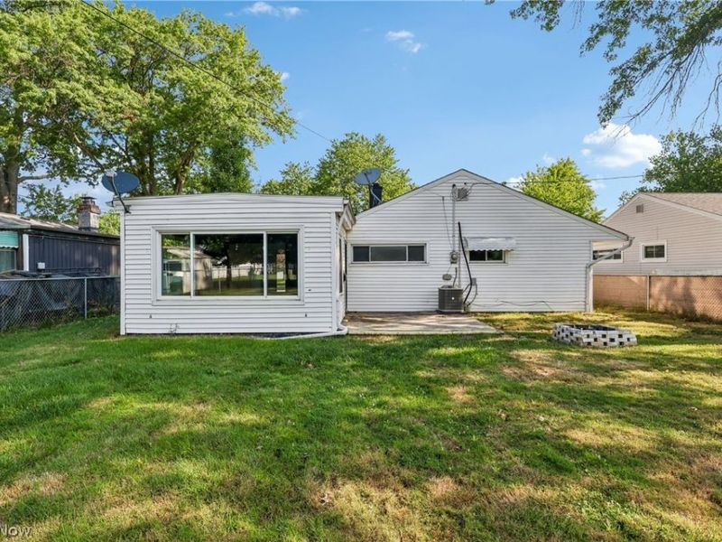 9011 Manorford Drive, Cleveland, OH 44130 Photo 5