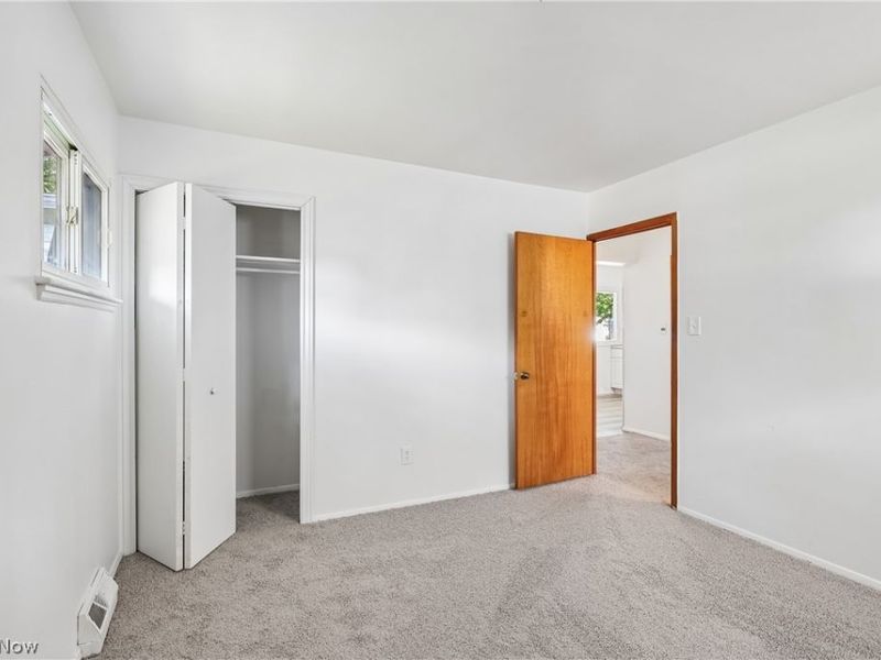 9011 Manorford Drive, Cleveland, OH 44130 Photo 8