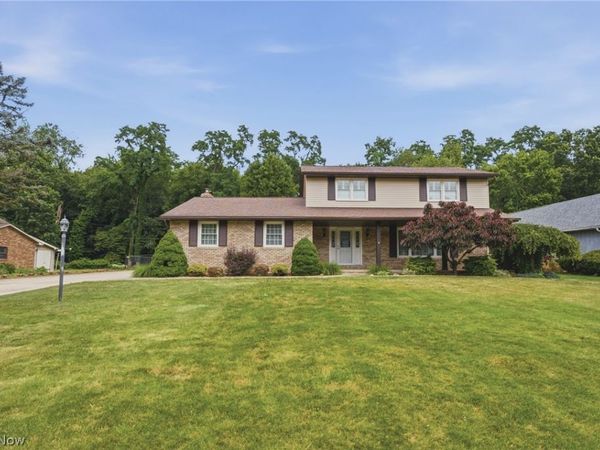 1581 Pine Cone Street NW, North Canton, OH 44720