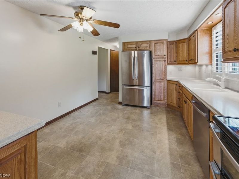 1581 Pine Cone Street NW, North Canton, OH 44720 Photo 6