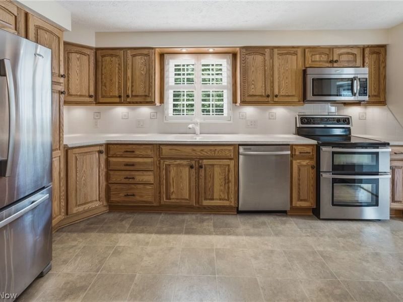 1581 Pine Cone Street NW, North Canton, OH 44720 Photo 7