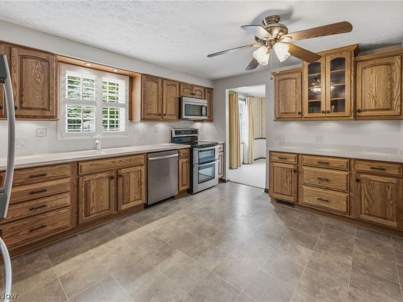 1581 Pine Cone Street NW, North Canton, OH 44720 Photo 8