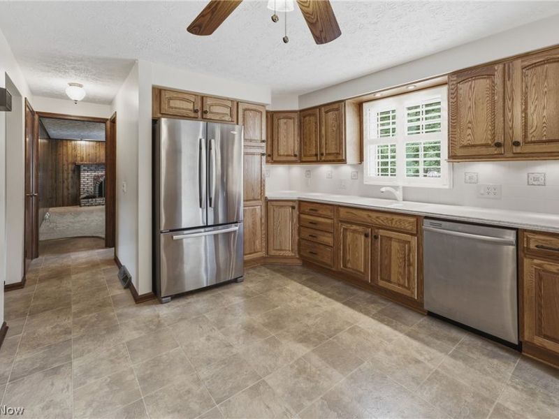 1581 Pine Cone Street NW, North Canton, OH 44720 Photo 9