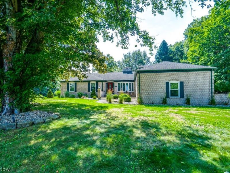 10845 Mccallum Avenue NE, Alliance, OH 44601 Photo 2