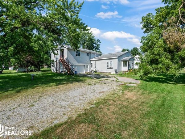 706 W Locust, Bloomfield, IA 52537