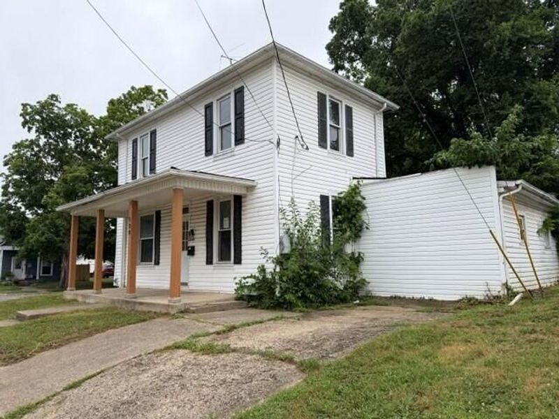 128 W Corwin Street , Circleville, OH 43113 Photo 2