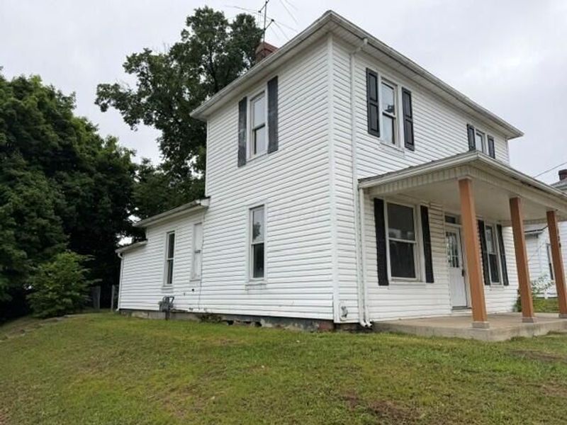 128 W Corwin Street , Circleville, OH 43113 Photo 3