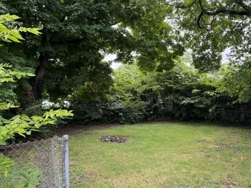 128 W Corwin Street , Circleville, OH 43113 Photo 4