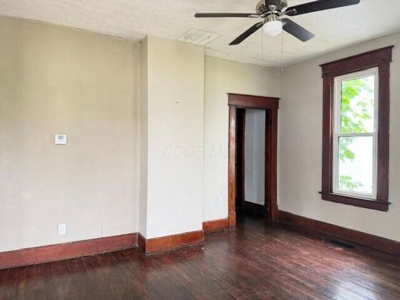 128 W Corwin Street , Circleville, OH 43113 Photo 7