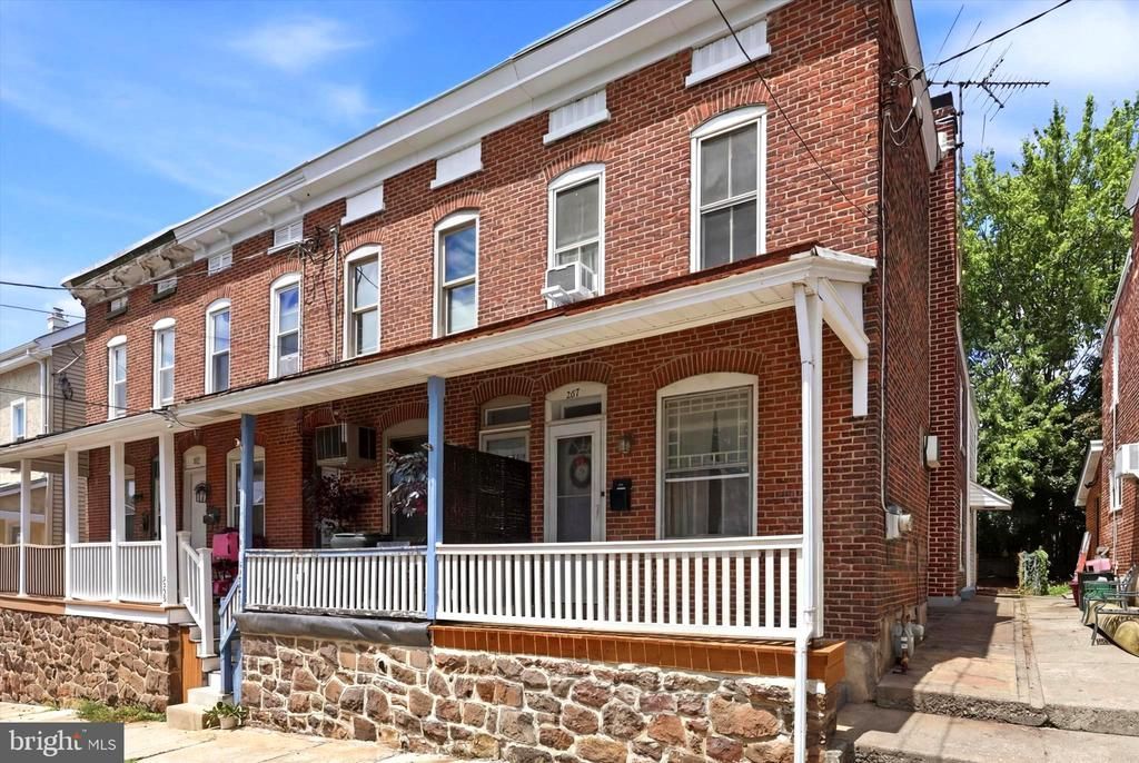 327 SUMMER STREET, ROYERSFORD, PA 19468