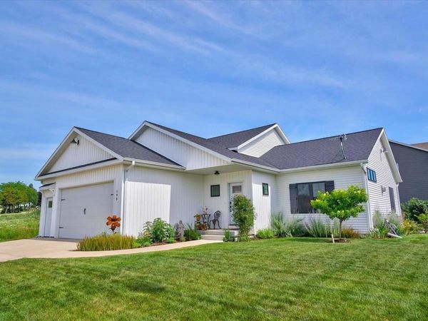 195 Prairie Mound Drive, Oregon, WI 53575